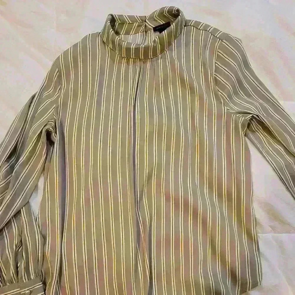 Ann Taylor Tops - 🌻ANN TAYLOR BLOUSE